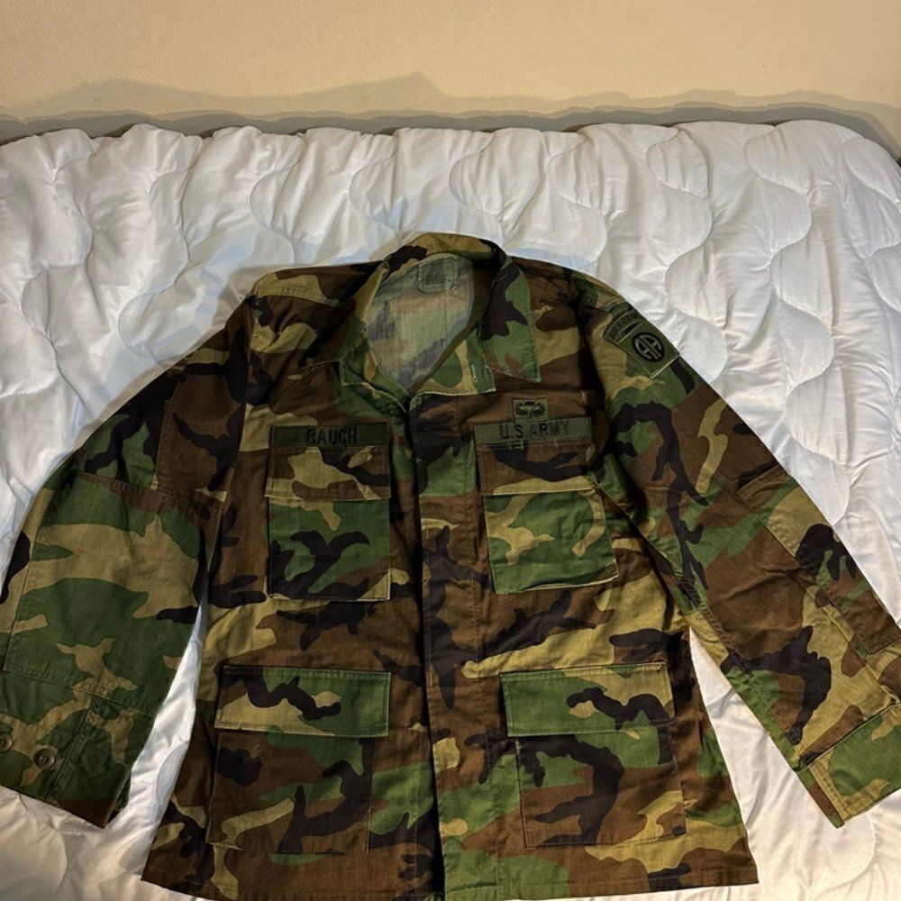 Authentic Airborne Military Jacket Size Medium Short